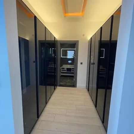 Luxury Triplex Villa
