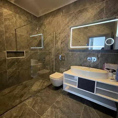 Luxury Triplex Villa